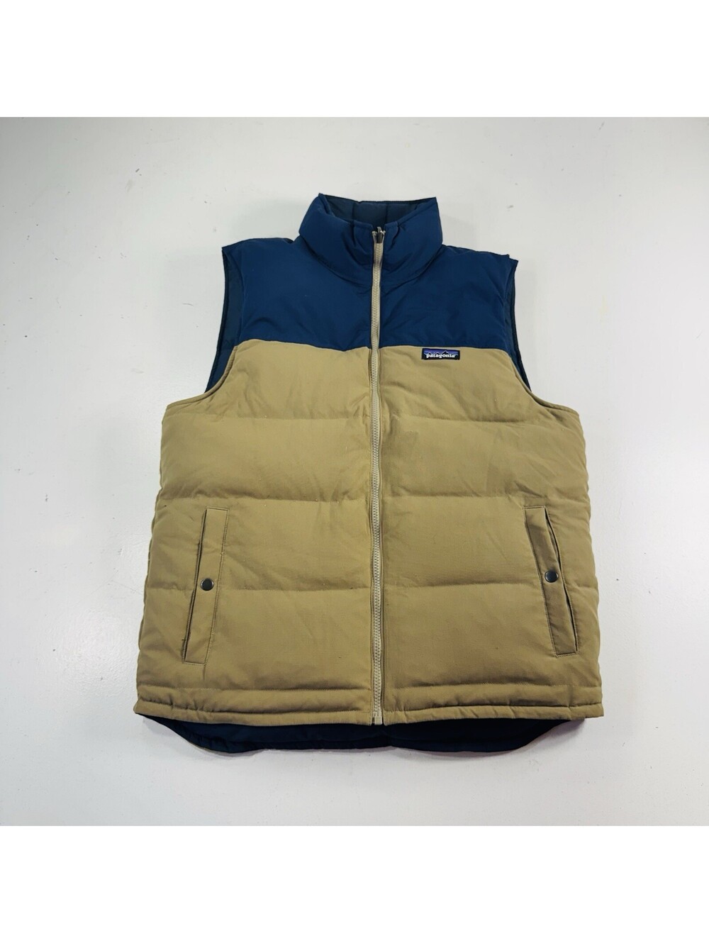 Patagonia Mens Reversible Bivy Down Vest Tan Navy Blue Puffer 27588 Medium